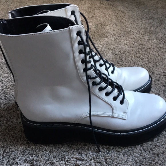 Kendall & Kylie Woman’s hunt boots - Picture 6 of 8